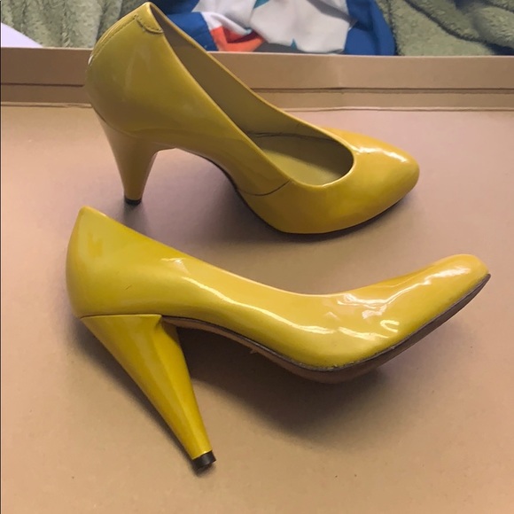 Heels - Picture 3 of 4